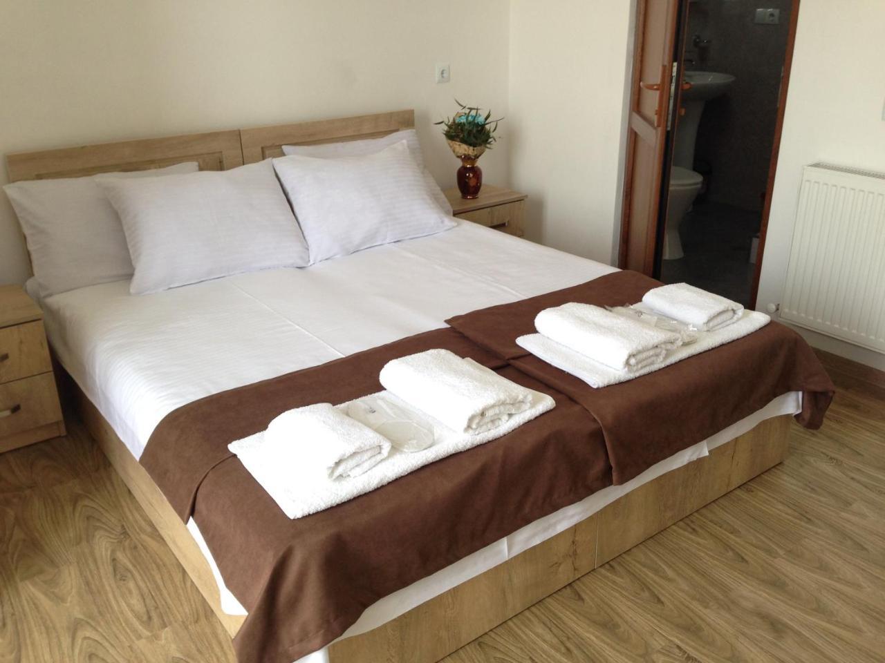 Hotel Continental Gori Extérieur photo