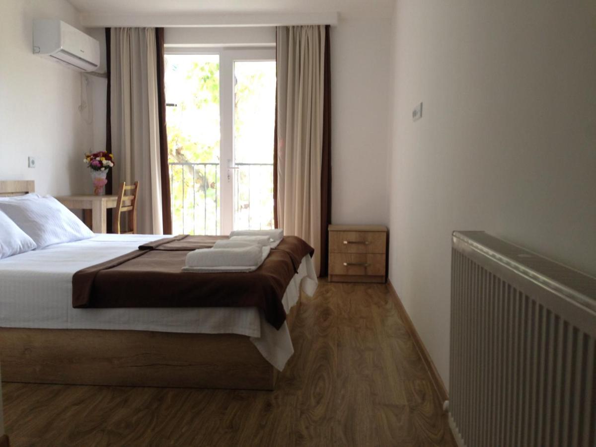 Hotel Continental Gori Extérieur photo