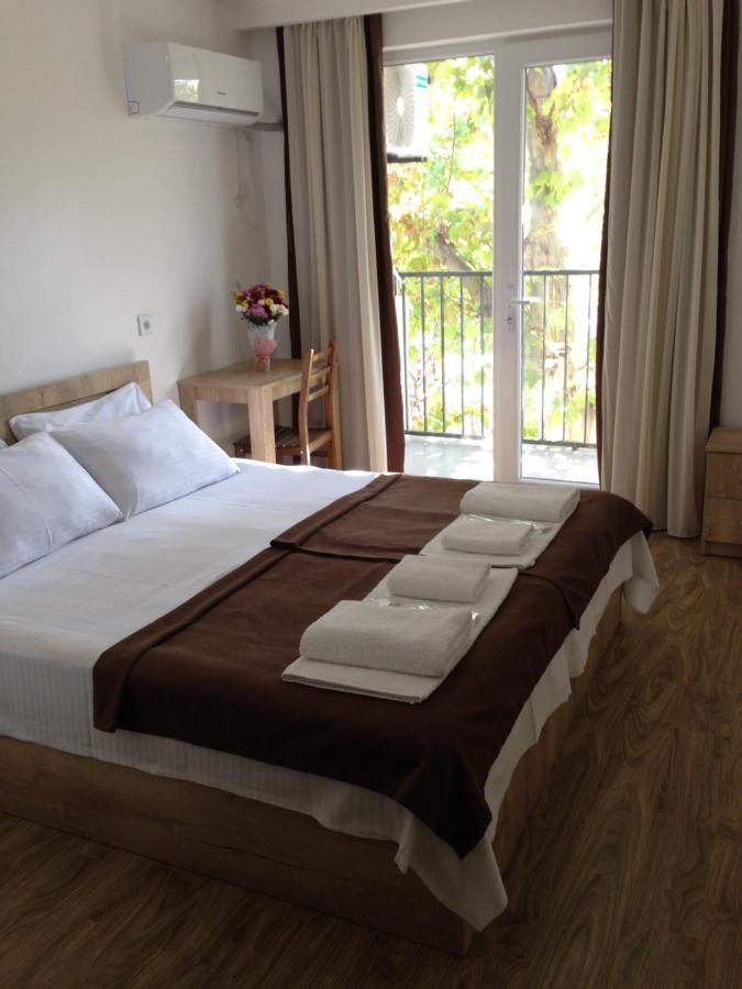 Hotel Continental Gori Extérieur photo