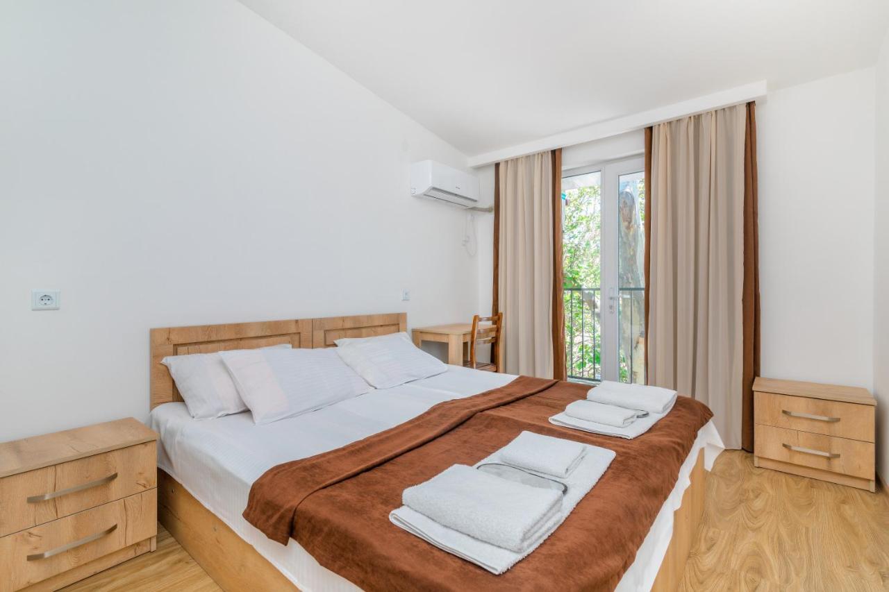 Hotel Continental Gori Extérieur photo