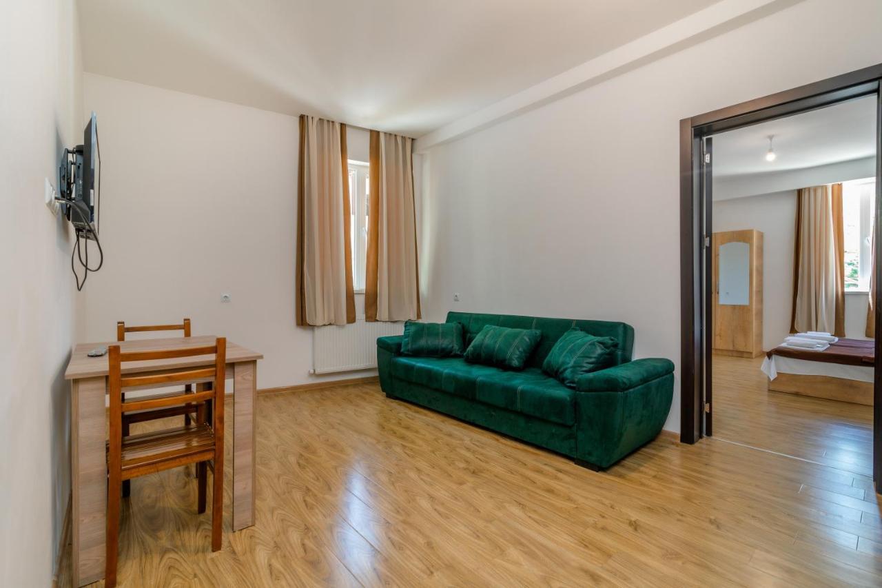Hotel Continental Gori Extérieur photo